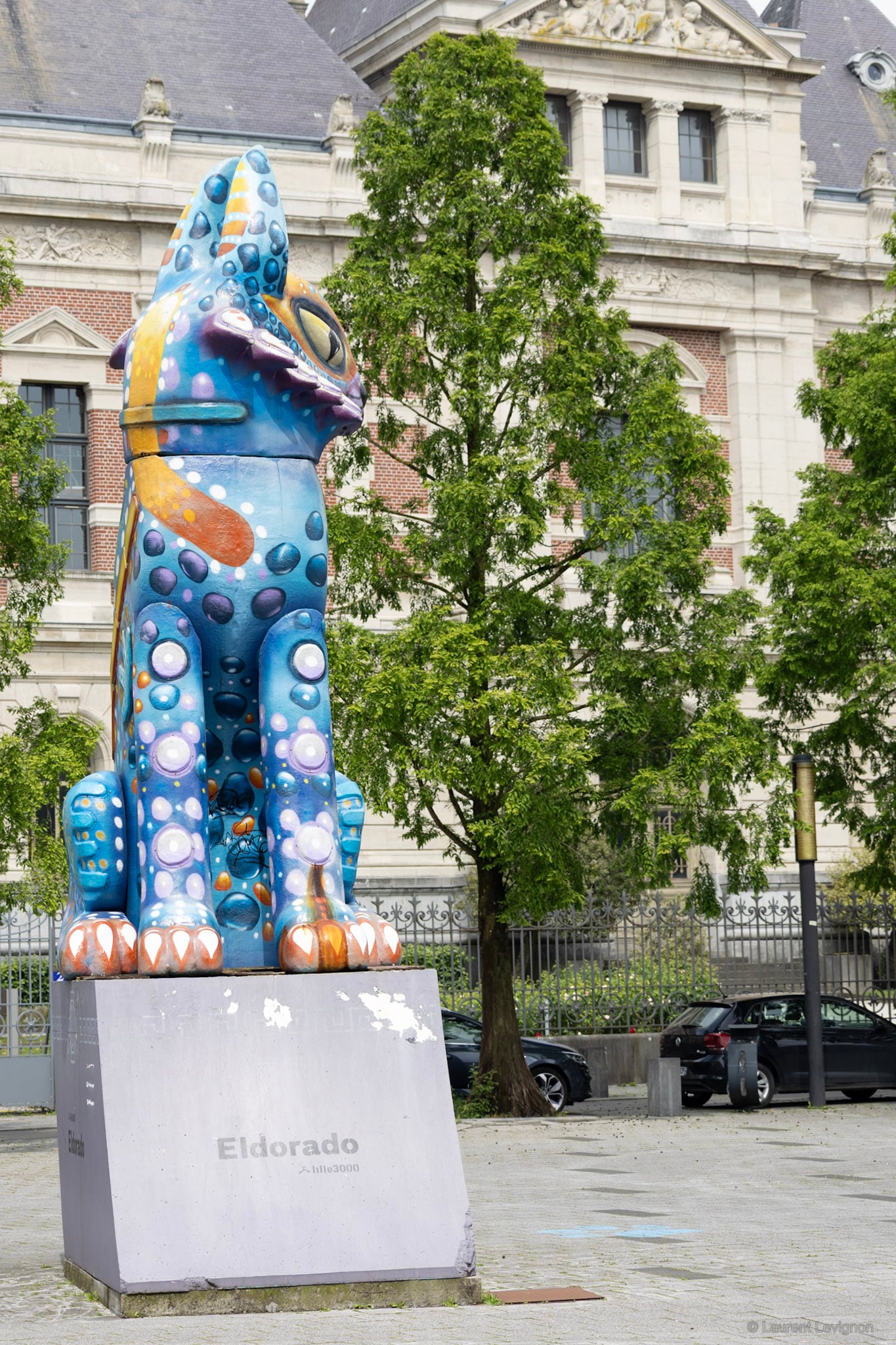 Créature fantastique de l'artisanat mexicain, installée pour Eldorado