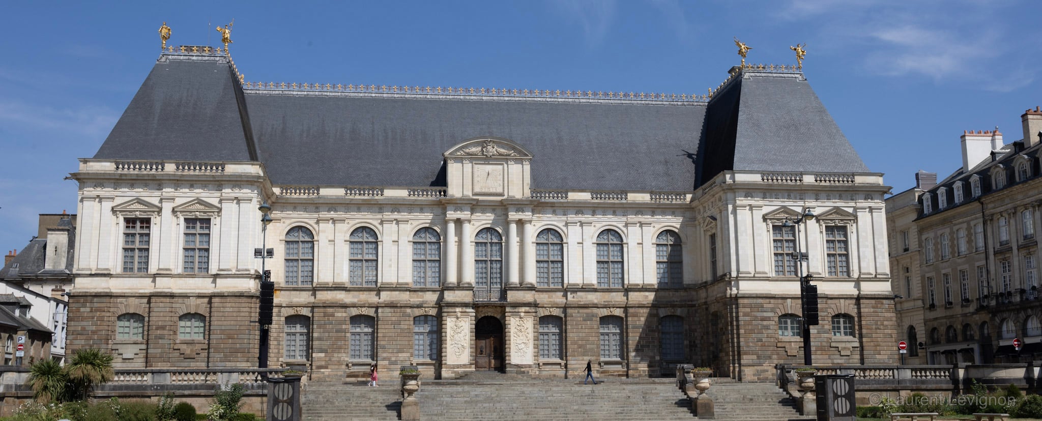 Rennes, façade de Salomon de Brosse, 1655. Incendié en février 1994, restauré en cinq ans.