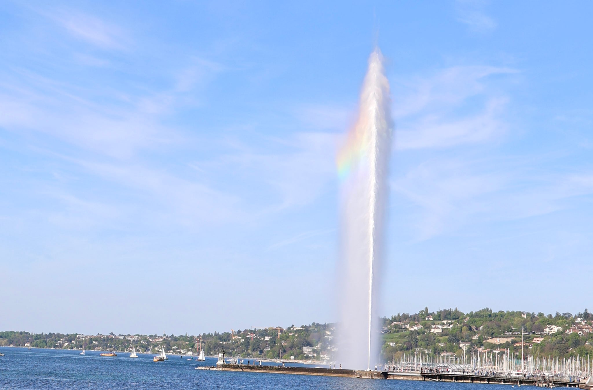 Genève. Né en 1886 comme soupape de sûreté d'une usine hydraulique, il s'élève aujourd'hui à 140 mètres, à 200 km/h.